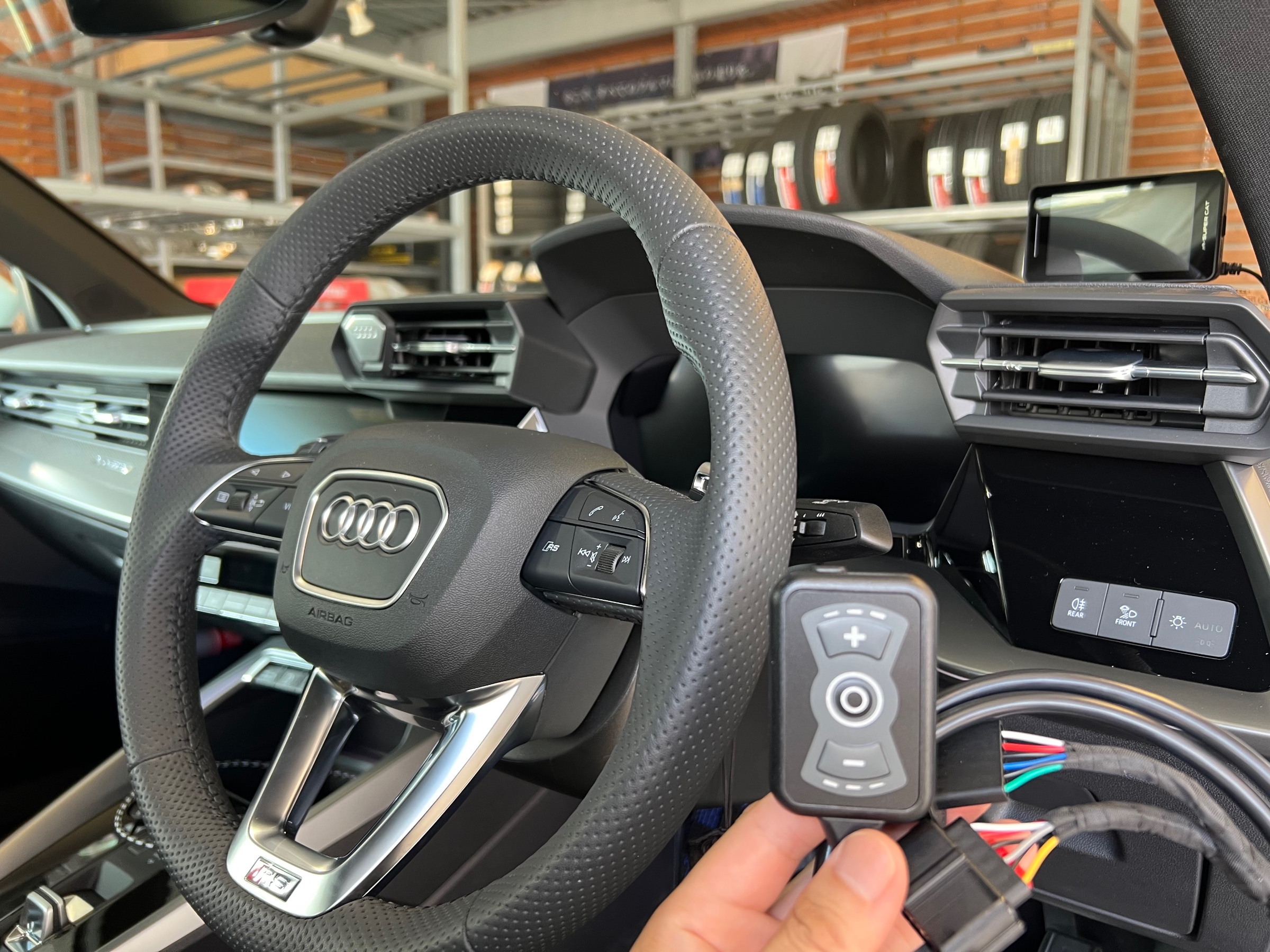 AUDI RS3 sedan 8Y スロコン取付け《 DTEシステム New PPT