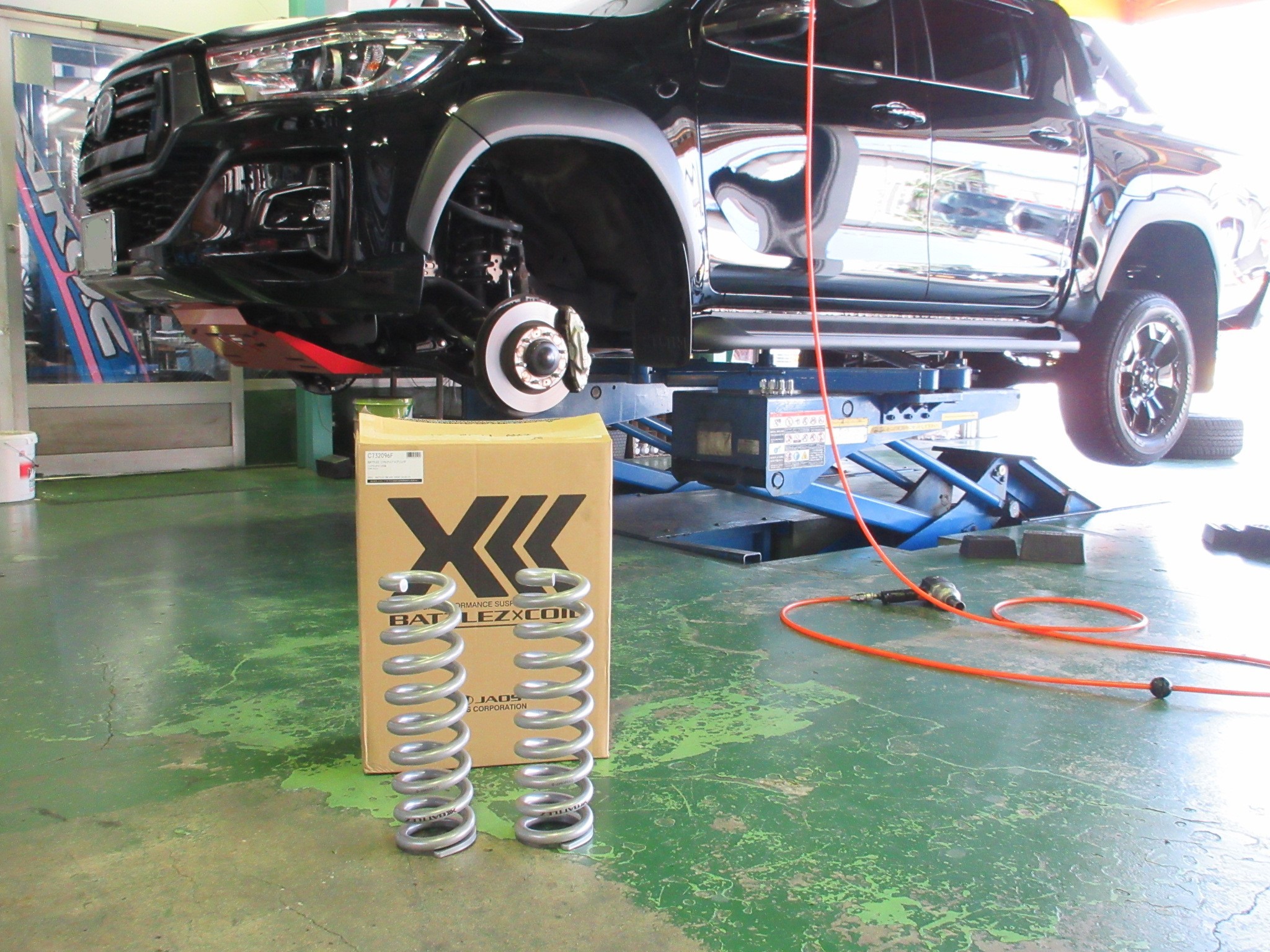 BATTLEZ リフトアップスプリングのお取り付け | トヨタ ハイラックス