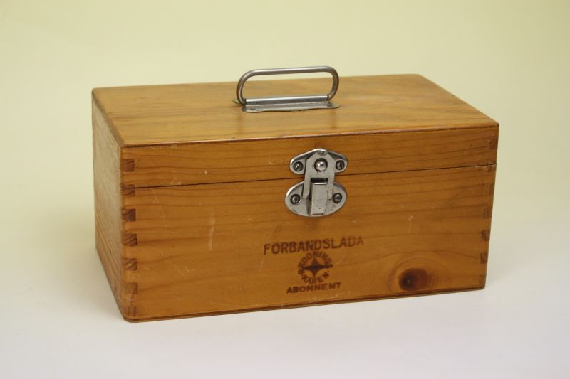アンティーク木箱/救急箱 Nwx-49 - 北欧雑貨と北欧食器の通販サイト