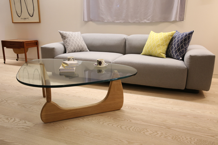 終了間近！）イサム・ノグチコーヒーテーブル限定カラーのナチュラル