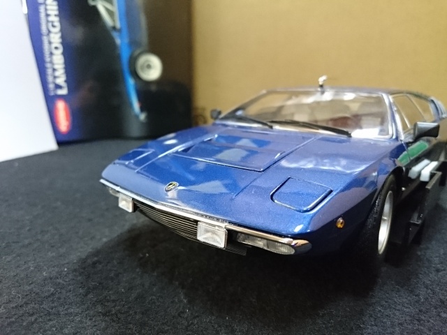 京商 1/18 ランボルギーニ ウラッコ P250 の詳細を見てみました