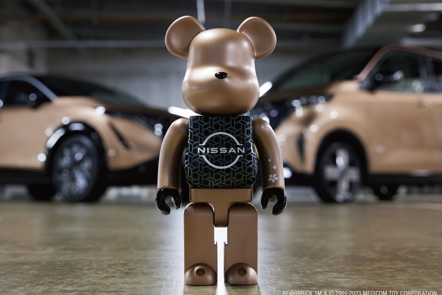 ベアブリックと日産のコラボ「NISSAN 90th ANNIVERSARY BE@RBRICK 100