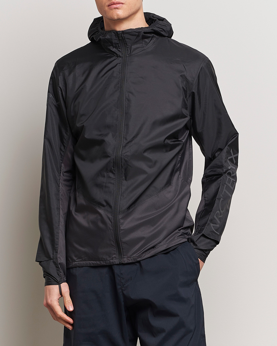 Arc'teryx Norvan Windshell Hooded Jacket Black/Graphite at