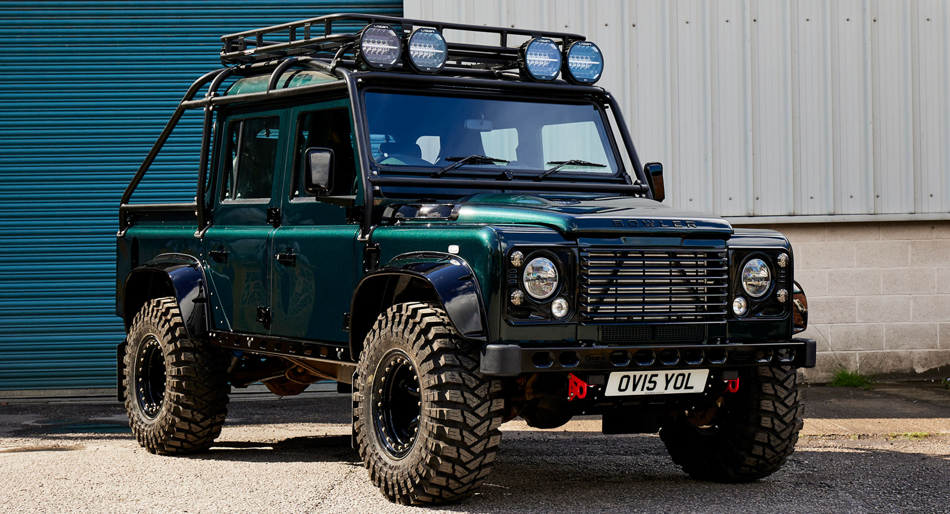 Bowler's Extreme Defender Is Lifted And Ready For Action | Carscoops