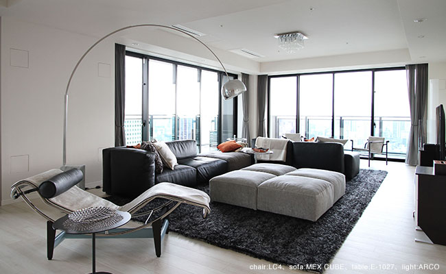 E-1027(E-1027 サイドテーブル） IXC SELECTION | カッシーナ・イクスシー