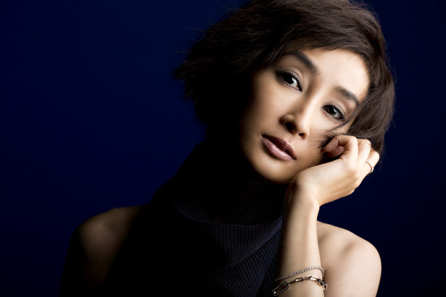 ジャズ・シンガー青木カレン、デビュー10周年を記念しベスト・アルバム