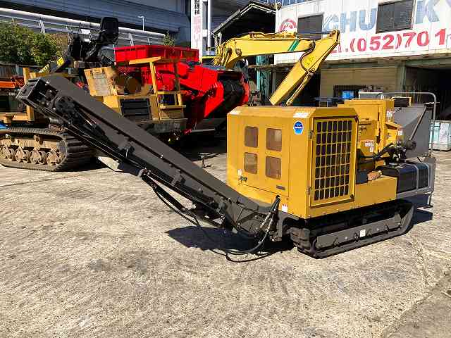 MC-300D 自走式木材破砕機(横入式)｜諸岡（MOROOKA）｜自走式木材破砕