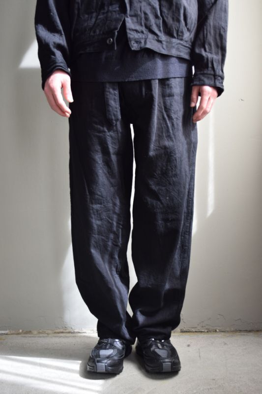 COMOLI (コモリ) デニム ベルテッド パンツ [BLACK]