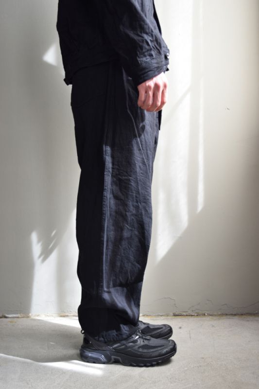 COMOLI (コモリ) デニム ベルテッド パンツ [BLACK]