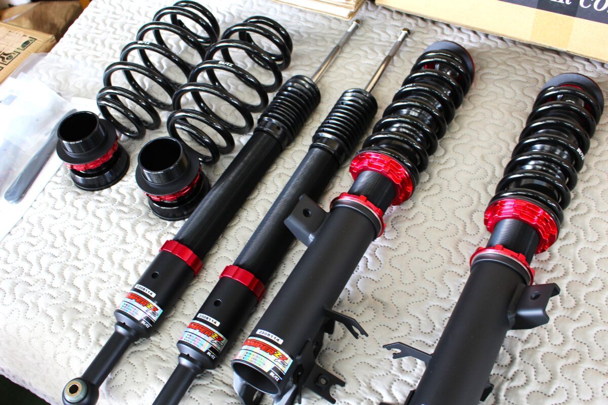 RV型ヴェゼルをBLITZ車高調でローダウンカスタム＆3Dアライメント調整