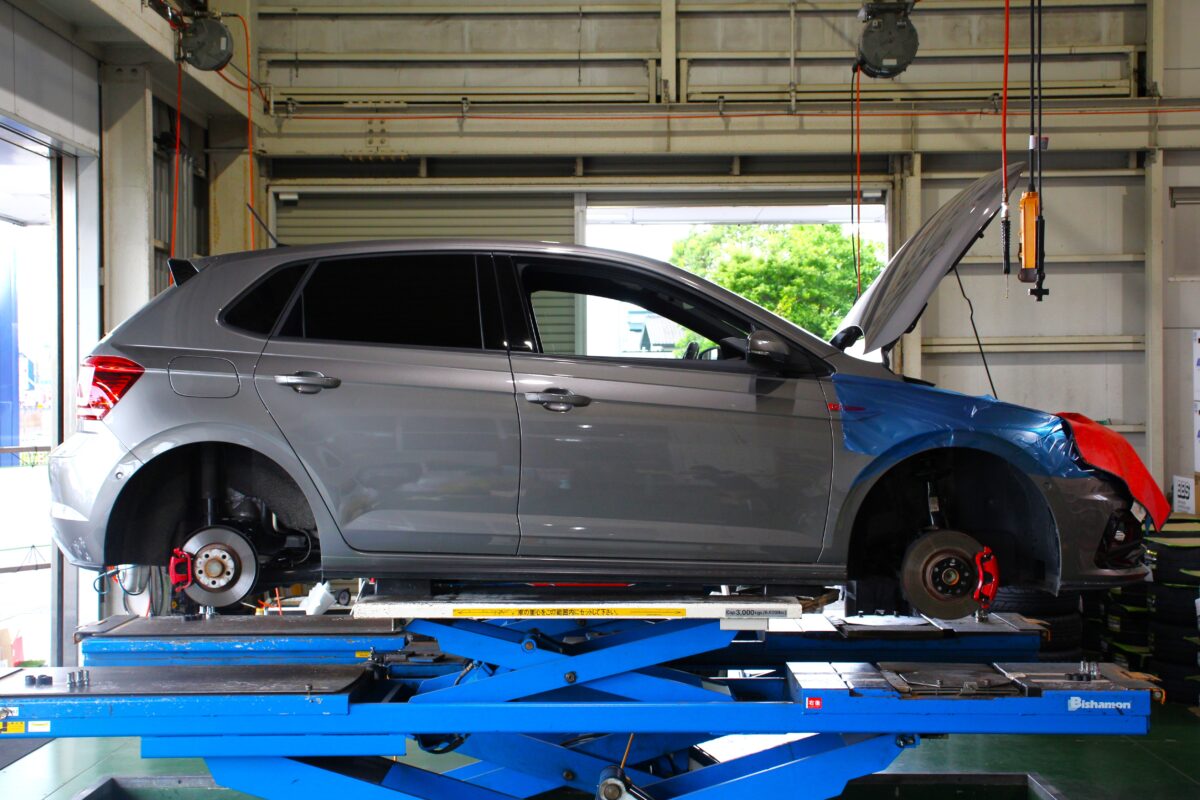 AW型 VW ポロGTI のローダウン。アイバッハ PRO-KIT ダウンサスを装着