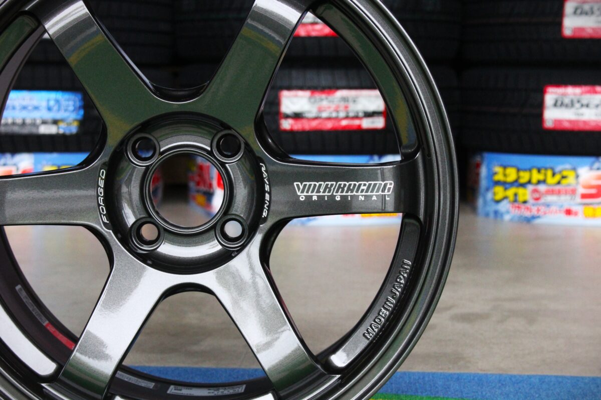 在庫情報】RAYS VOLK RACING TE37ソニック。8J-16in+35 4/100 MMカラー
