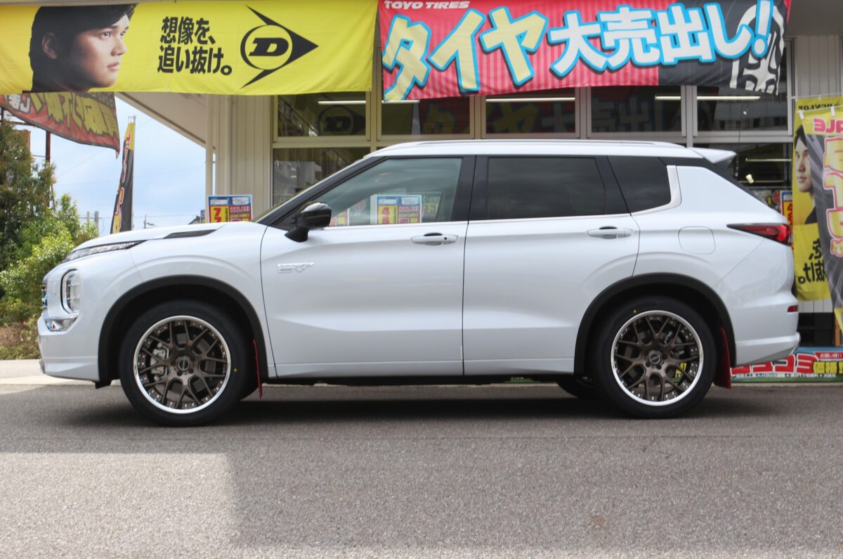 ホイールをより大きく見せるには…？「アウトランダーPHEV」にリバー