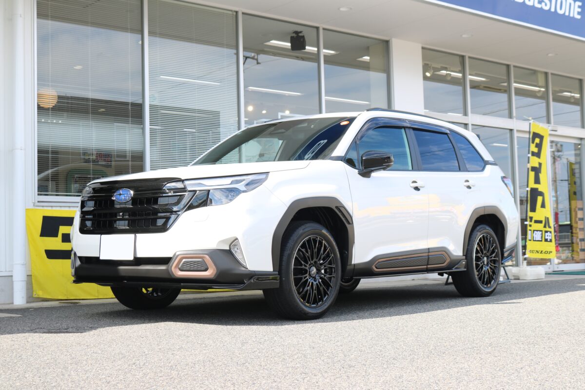 新型のSL5フォレスター最速カスタマイズ？18インチのホムラを装着しま