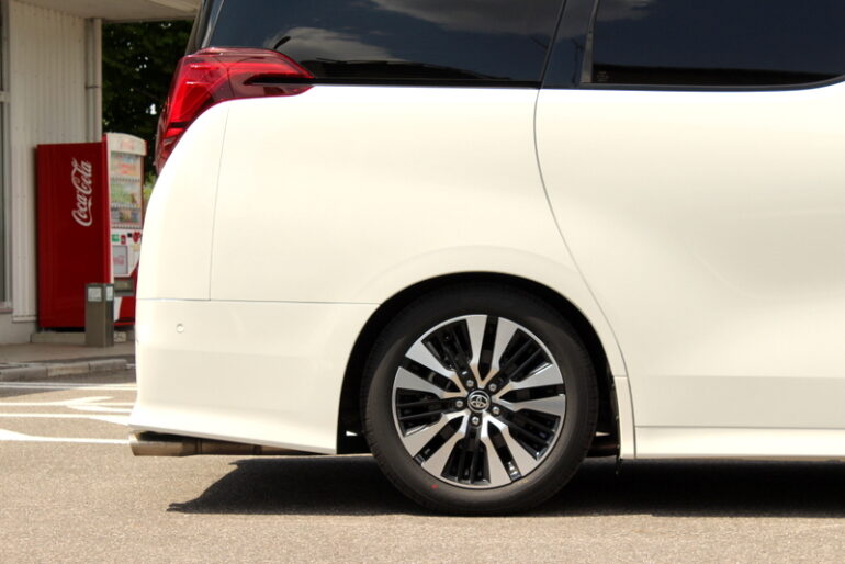 30アルファードをタナベDF210ダウンサスでローダウンフォルムへ