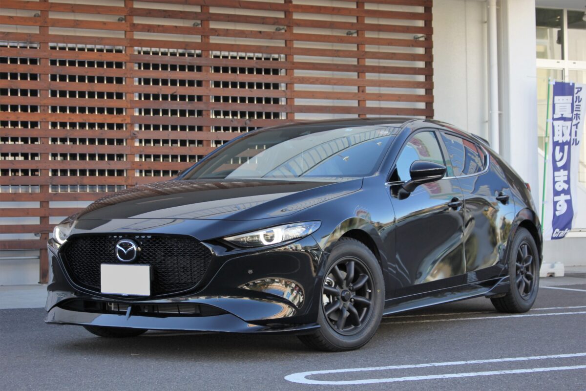 MAZDA3をマツダチューナー、オートエクゼでローダウン!! | MAZDA3を