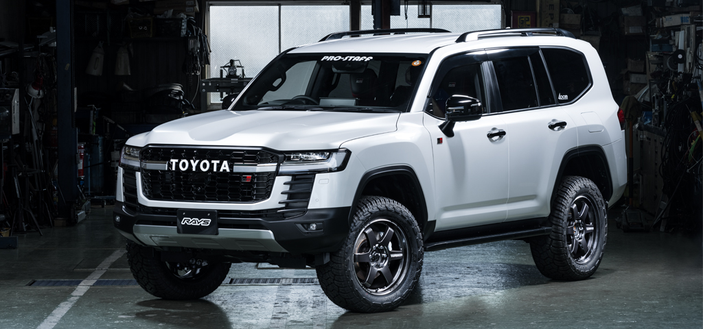 ランクル300系専用レイズ 鍛造ホイールTE37実写をキャッチ