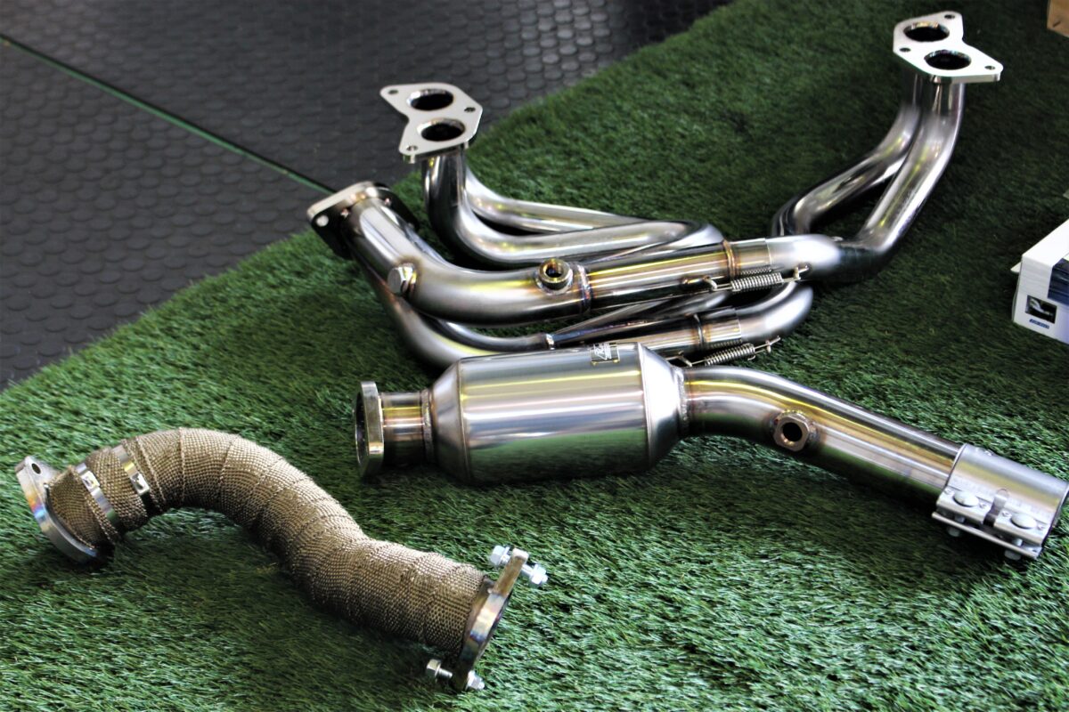 ZN6 86kouki のエキマニカスタム。Revolution で快音なボクサー