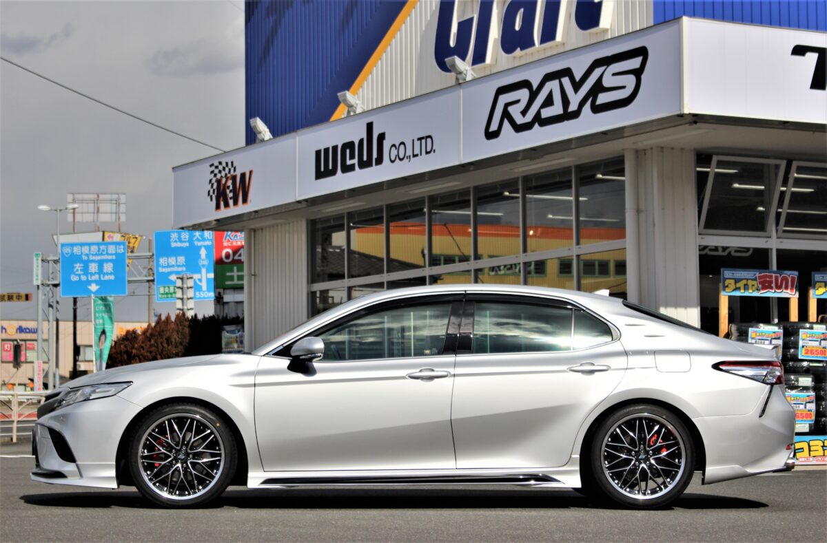 70カムリにリム深ホイール。WORKシュヴァート・クヴェルをオプション