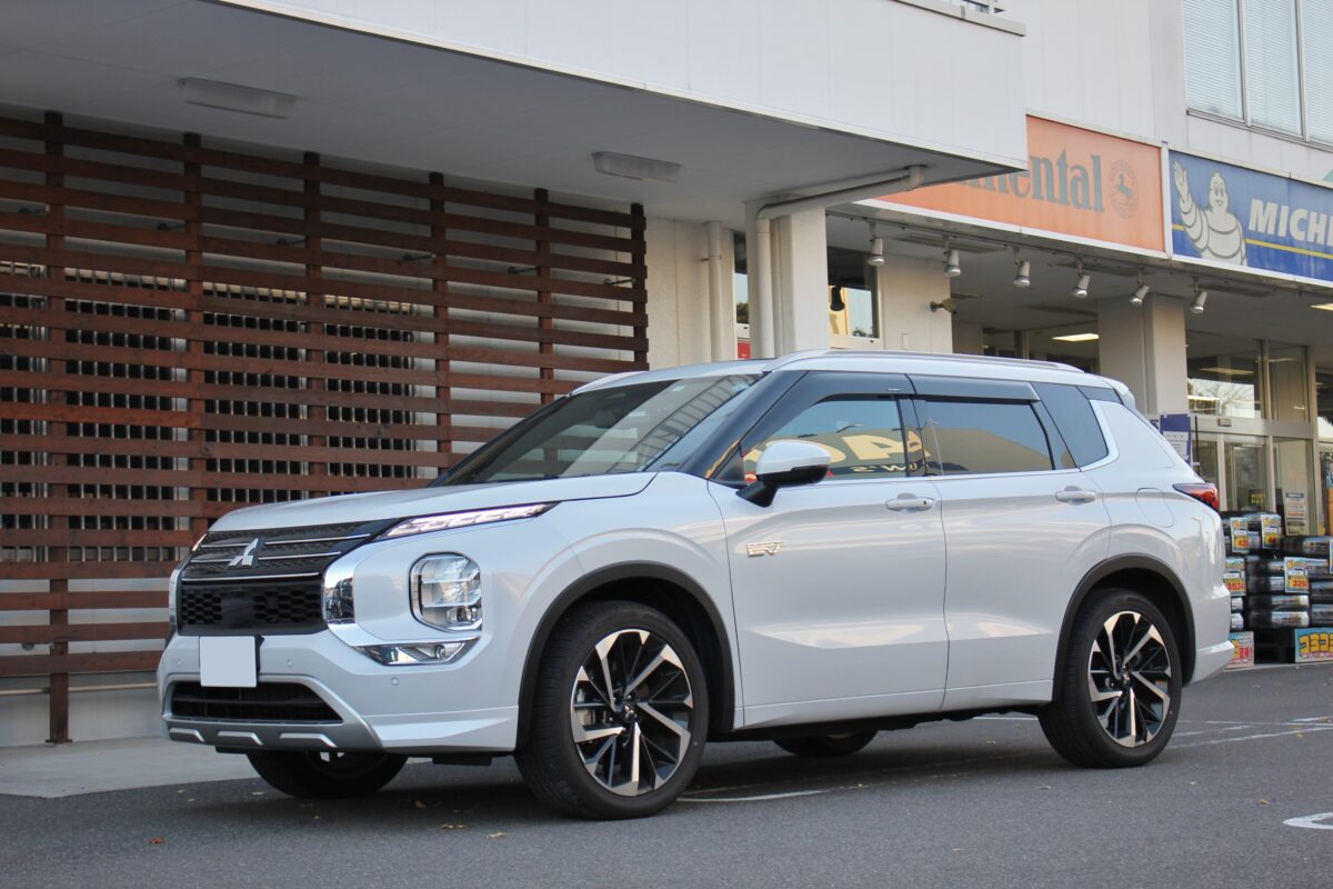 20インチ装着の新型アウトランダーPHEVのスタッドレスは何インチが