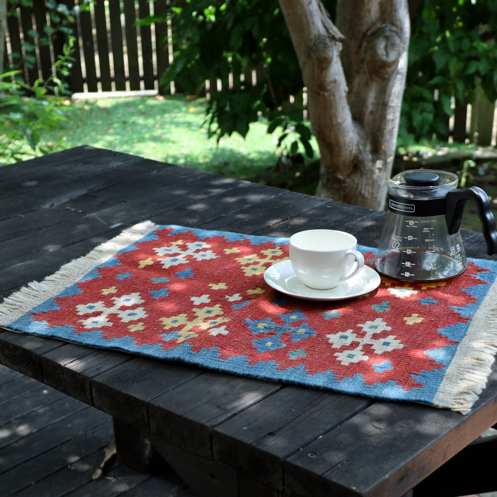 キリムの豊富な専門店 手織ラグの店クラフトワーク