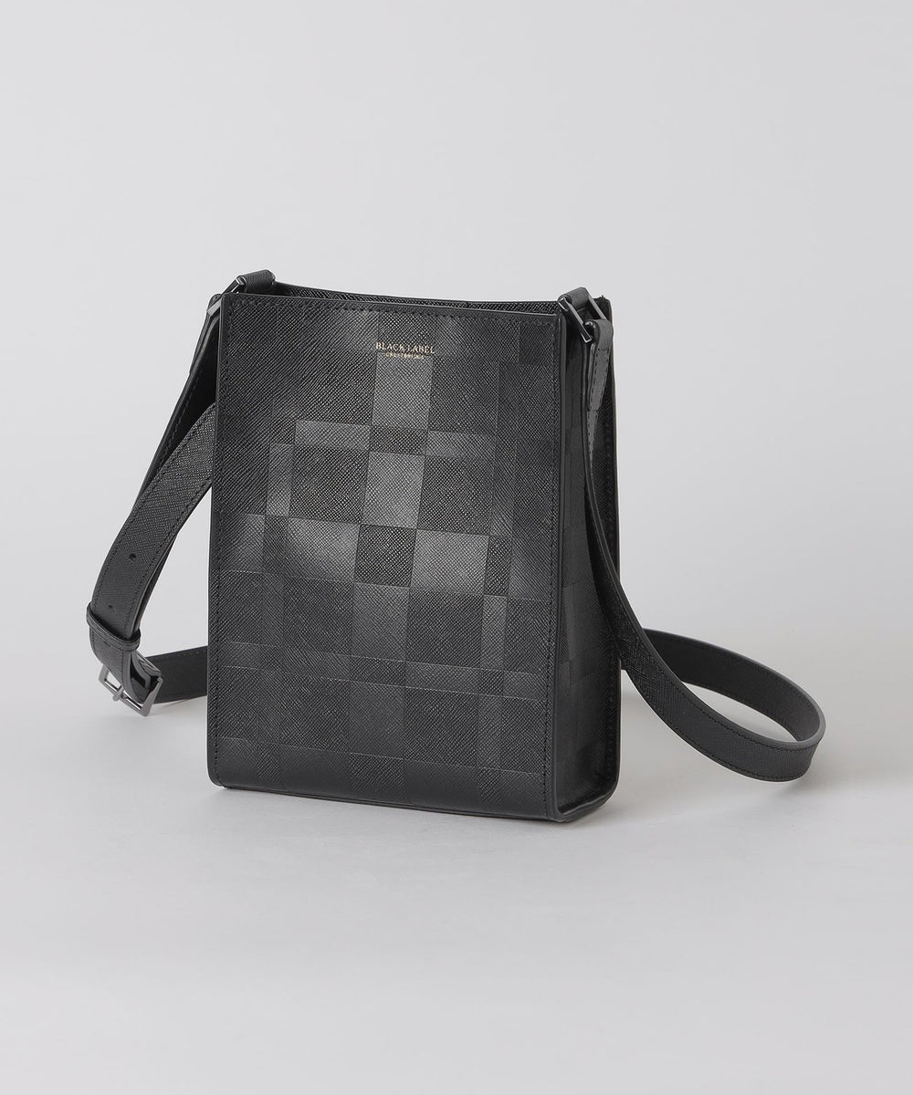 エンボスチェックスクウェアショルダーバッグ（バッグ）｜BLACK LABEL