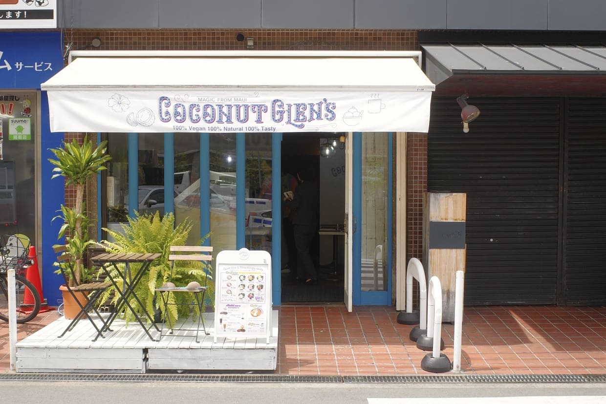 ハワイ発のヴィーガンアイス専門店『ココナッツグレン』関西初上陸。夜