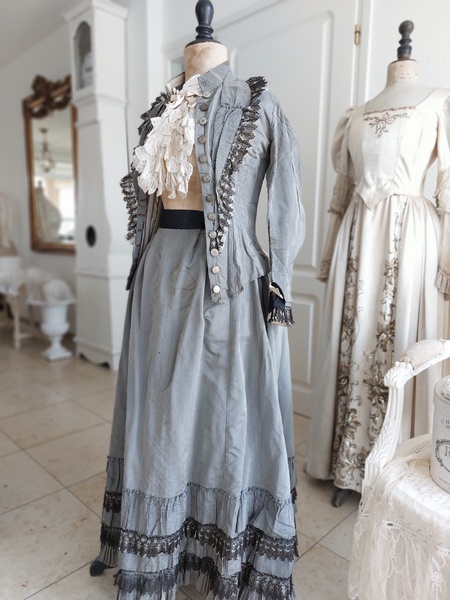 ヴィクトリアンドレス アンティークショップ