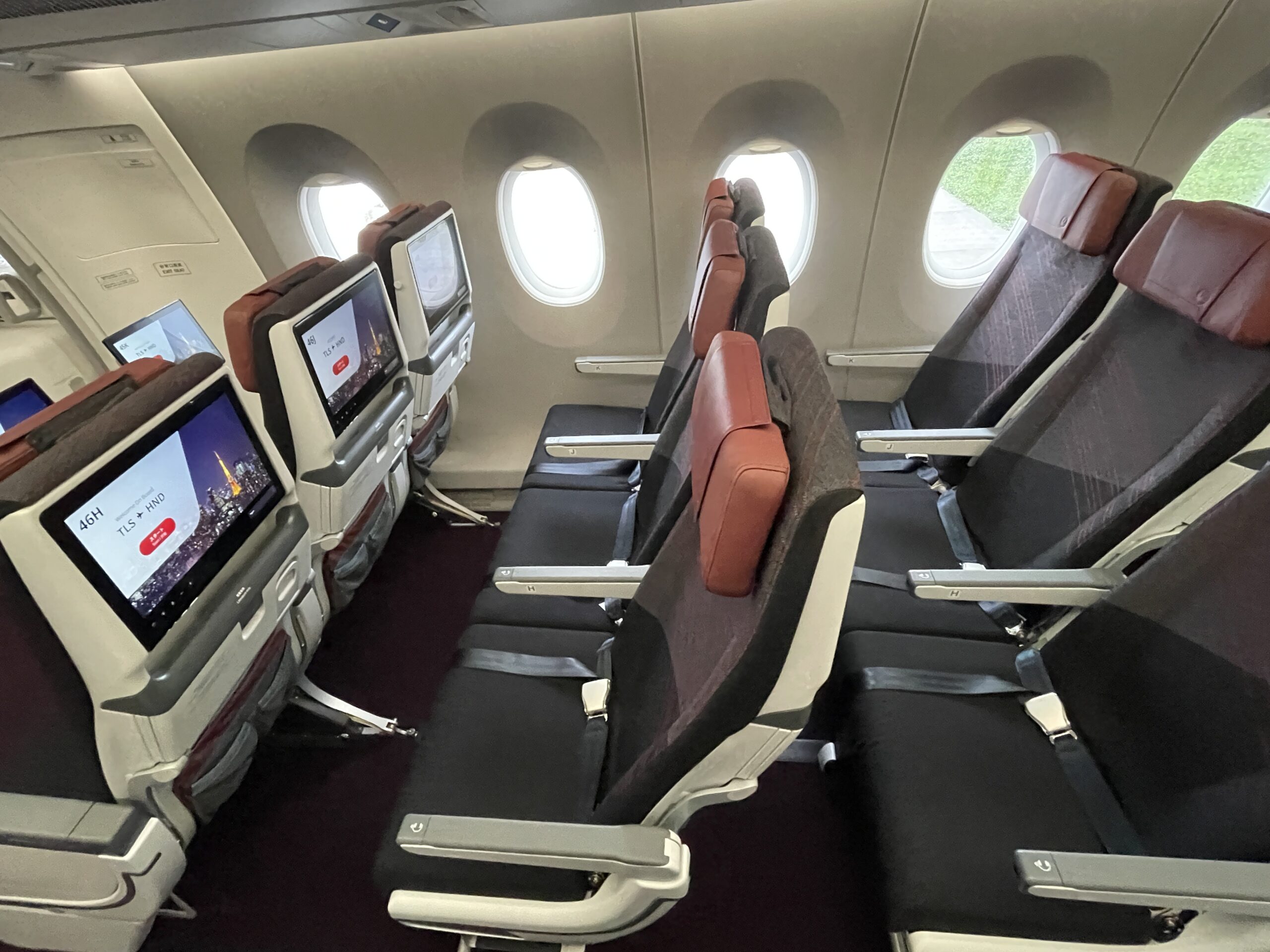 UPDATED – Front row view of Japan Airlines' first Airbus A350-1000