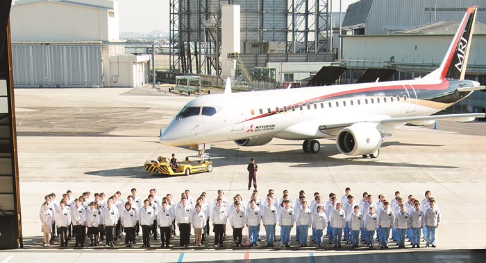 MRJ ロールアウト ～ Flying into the future ～ | 一般財団法人