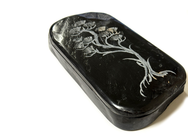 雄勝硯 自然石 共蓋付き 松 - 書道 | 商品から探す | ALEXCIOUS