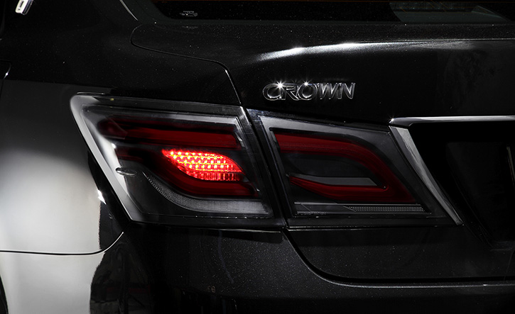 クラウン210系用LEDテール・シーケンシャルウインカータイプ REVIER