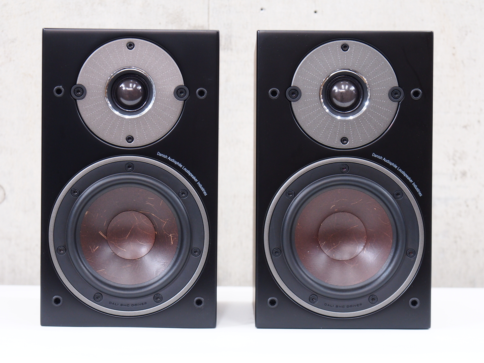 DALI ZENSOR 3 ブックシェルフ型スピーカー DALI、新ブックシェルフ