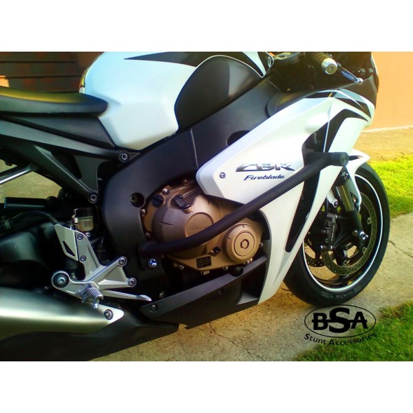 ZX6R (13-21)用 スライダー付レースアーマーで車体をガード｜AxxL