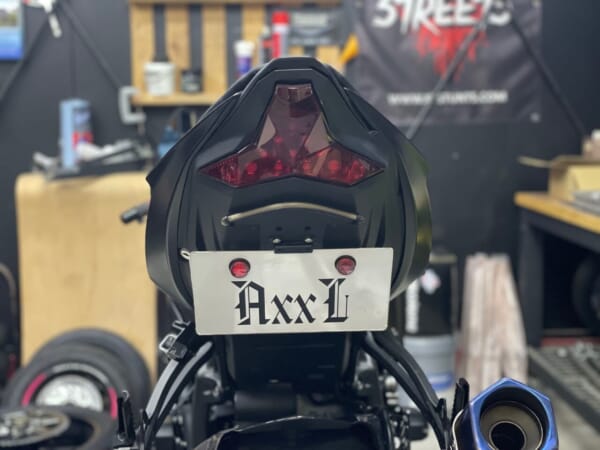 ZX6R (09-24) にウインカー内蔵ナンバーインフェンダーレス｜AxxL