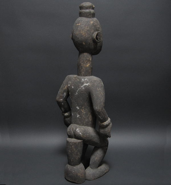 イケンガ信仰の女性像<アフリカの木彫り像：アフリカ雑貨アザライ