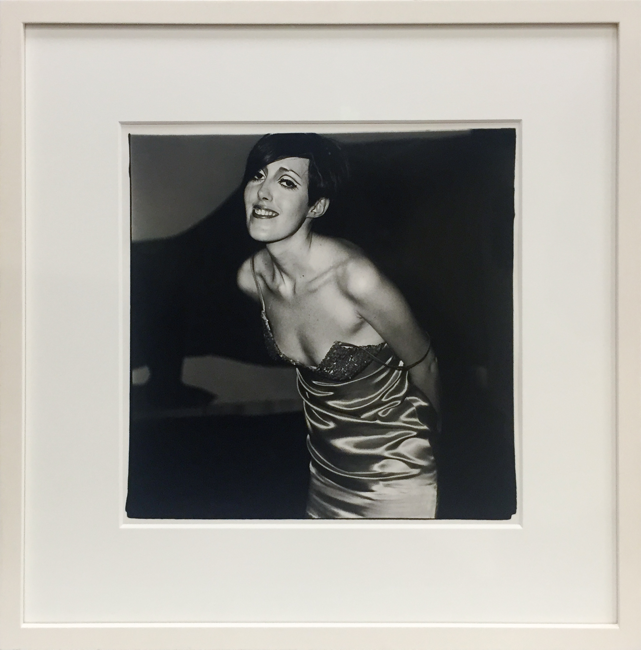 Girl in a shiny dress, N.Y.C.【ドーン・アーバス サイン入