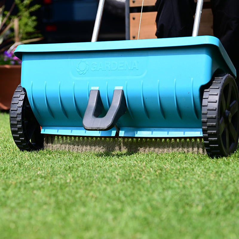 焼砂・肥料手押し式散布機 GARDENA ガルデナ ドロップ式スプレッダー