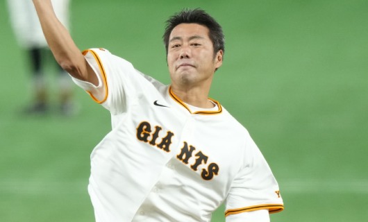 豪華すぎる顔ぶれ…上原浩治氏、レジェンド勢とのゴルフショットを公開