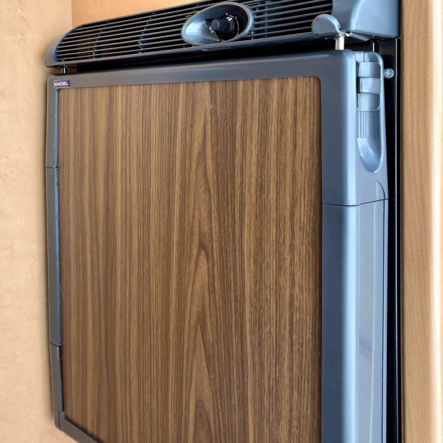 キャンピングカーに冷蔵庫は必要？定番品「ENGEL冷蔵庫」で検証