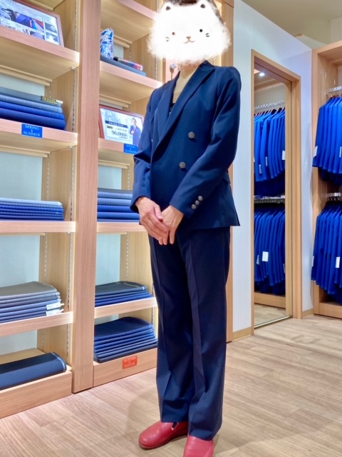 レディースのお客様のスーツ仕上がりました！！✨高機能性素材のダブル