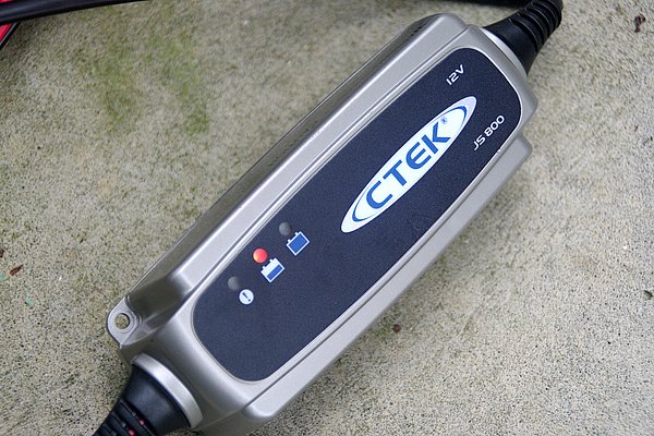 CTEK バッテリーチャージャー＆メンテナー JS800 バイク用品