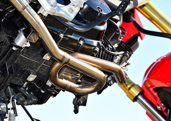 SP忠男のグロム用人気マフラ「ピュアスポーツメガホン」を交換実走