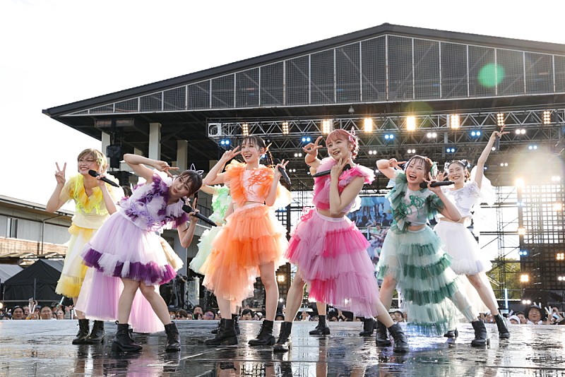 私立恵比寿中学、10回目の開催となった夏の恒例野外ワンマン【ファミ