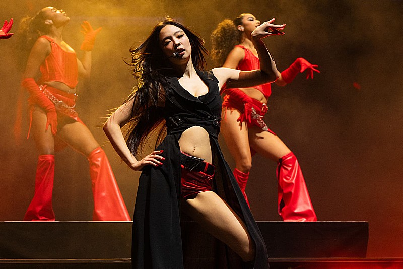 BLACKPINKのジェニー、激辛チャレンジに圧倒されるもジスなら制覇