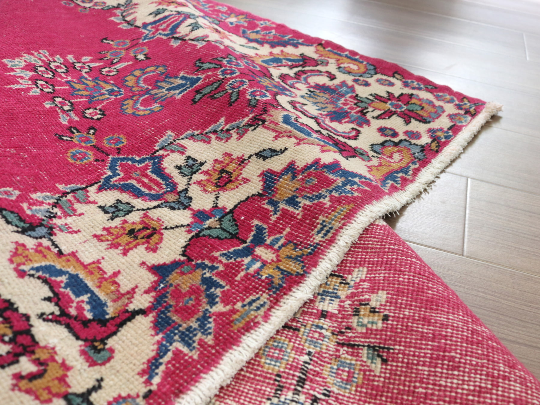 訳あり 超レア トルコヴィンテージラグ ローズ 206×113 薔薇