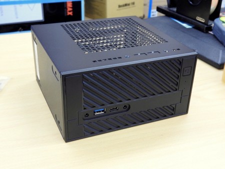 期待の次世代コンパクトベア、ASRock「DeskMini 110」を一足先に画像で