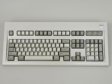 巨人IBMが生み出した至高の鍵盤“Model-M” 「1390131」の麻薬的な魅力