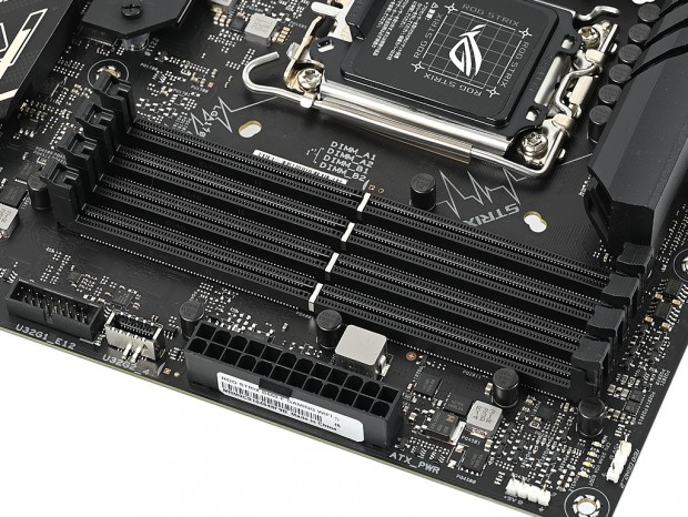 Intel B660ゲーミングマザーボードの最高峰、ASUS「ROG STRIX B660-F