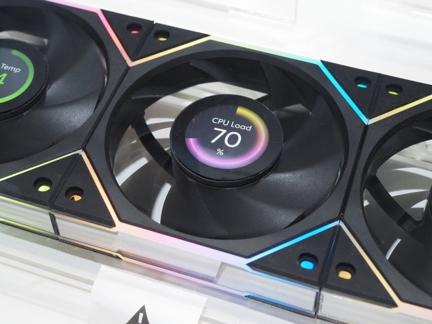 冷却ファンに液晶画面を搭載したLian Li「UNI FAN TL LCD」シリーズ
